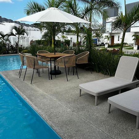 Casa Comoda Con Piscina Naranjo Ngoại thất bức ảnh